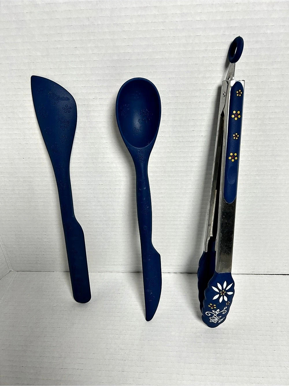 Temptations Old World Blue Kitchen Utensil Set
